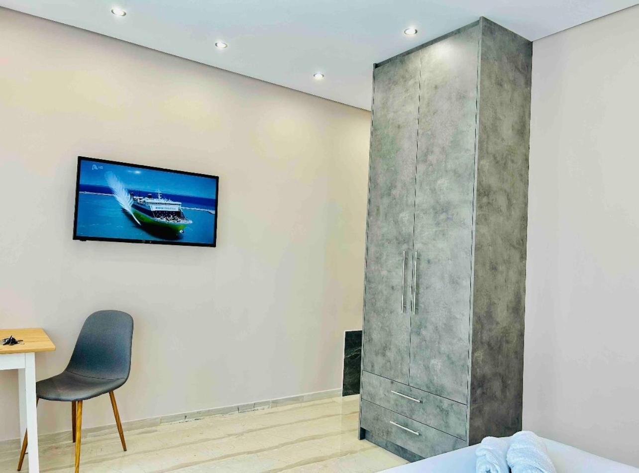 Port Twins Suites No2 Pireu Exterior foto